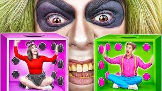 1000 Mystery Buttons Challenge Only 1 Lets You Escape with Beetlejuice by Multi DO Challenge