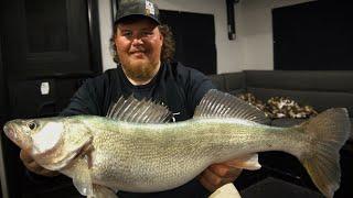 First Video In The BRAND NEW ICE CASTLE! 3 Big Greenbacks On Lake Winnipeg!