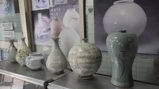 24년 9월 서울 답십리 고미술상가. ソウルダプシリ古美術商店街. 2024 Dapsimni Antiquities Shopping Center in Seoul. Korea.