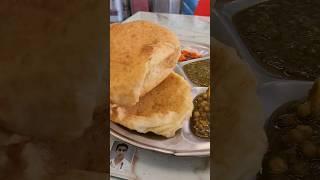 Gotilo Gotilo Chole Bhature #food #cholebhaturae #foodtravelnlife #streetfood #breakfast #instavideo