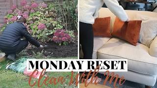 COSY MONDAY MOTIVATION CLEAN WITH ME UK, GARDENING, NEW SOFA & TK MAXX & DUNELM CHRISTMAS DECOR ️