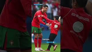 Cristiano Ronaldo posó para un selfie en pleno partido de Eurocopa 2024 ante Turquía