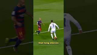 Why Ronaldo Always Wears Long Sleeves? 