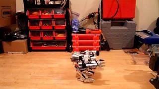 TOMY TXR-002 ROBOT (video 1)