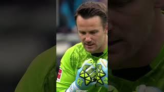 Bochum-Keeper Riemann patzt gegen Wolfsburg | Sportschau #shorts