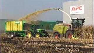 Maïs 2011 | Loonbedrijf Brouwers | Claas 960 trekt een John Deere door de modder | Fendt 930 met BLW