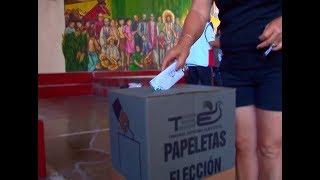 Continúa estudio de reforma para voto en el exterior