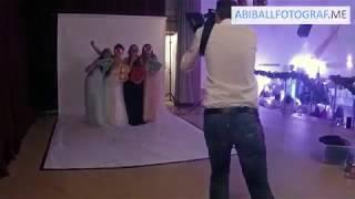 Abiball Fotograf in Aktion mit einem mobilen Fotostudio