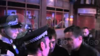 Kate moss' Husband punches a pap.mp4