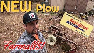 New F30 Fast Hitch Plow for the Farmall 300 #farmall51 #fasthitch #plow #Farmall