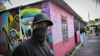 Entramos a LAS MARGARITAS, uno de los barrios más peligrosos de EL SALVADOR y pintamos un GRAFFITI