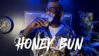 Yung LA - Honey Bun (Mic Performance) #Vibinwithveto