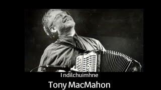 I ndilchuimhne Tony MacMahon (1939 - 2021) - Tony MacMahon & Steve Cooney | Gradam Ceoil 2004 | TG4