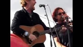 Falling Slowly live by Glen Hansard and Eddie Vedder