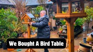 Enhancing Your Garden: A Bird Table for Winter Feeding 