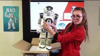 Unboxing your new NAO V6!