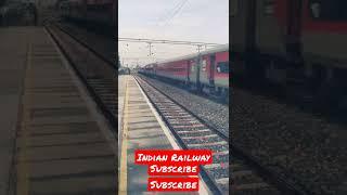 #shorts #trending #train #superfasttrains #indianrailways #railfans    INDIAN FAST TRAINS