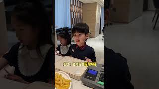 给小伙子处理一只甲鱼没想到他废话这么多 #杀鱼技术 #厨房菜刀 #菜市场