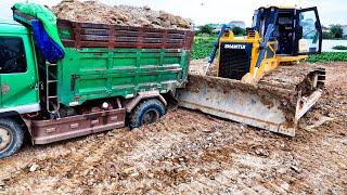 Impressive Working!! Shantui Bulldozer Pushjng Soil Filling The Lake With 5T Dump Trucks