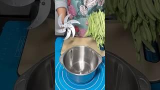 Electric knife cuts green beans