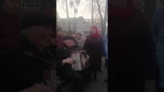 07.11.2024. Песни под гармонь в парке Гомеля.