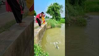 Two Lady Catch Big Size Monster Fish In Road Side Canal #besthookfishing #fishingtechnique #fishtrap