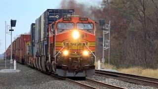 Big BNSF Double Stack Train Speeds By 4K