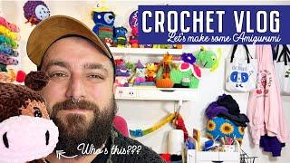 Let’s crochet a cow, work on amigurumi patterns and bake for thanksgiving! 