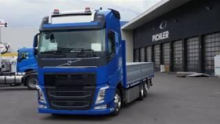 Plateau-Aufbau auf Volvo Chassis