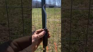 Best Tpost clip hack! #homesteader #gardenbuilding #tpost #farming