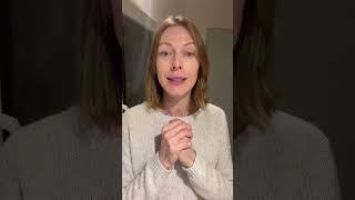 La bouche d'Angelina Jolie avec les exercices du Yoga du Visage et Facebuilding