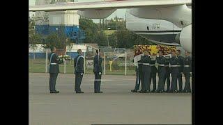 FRANCE/UK: PRINCE CHARLES BRINGS DIANA'S BODY HOME FROM PARIS