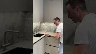 Уникальное преимущество акриловых столешниц для кухни