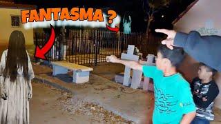 Los Soñadores Captan a Un Fantasma en un Cementerio