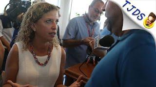 Debbie Wasserman Schultz Lies To Room Full Of Progressives About Single Payer