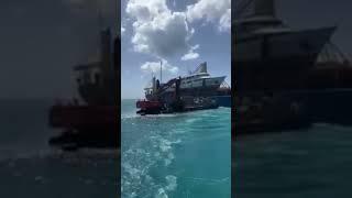 !!Última hora!! Accidente de Barco con barcaza de dragado en st johns, Antigua y Barbuda