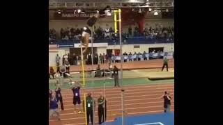 The slow motion of 17-year-old Mondo Duplantis' record-breaking jump...