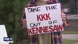 Kennesaw residents protest Civil War shop