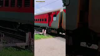 Super fast train|#trainvideo#superfasttrains#bihartrain#ralwaystation#explore#fast#train