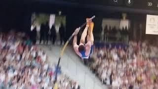 French Pole Vaulter Anthony Ammirati's Unfortunate Mishap at the Olympics