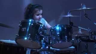 Eduarda Henklein (5 old years) COVER- Van Halen / Jump (com solo no final)