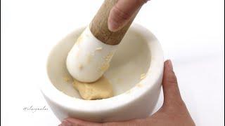 Home made  Hazelnut paste for biscuits. Pasta di nocciole fatta in casa per biscotti