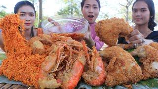 Yummy cooking noodle chili with shrimp crispy and chicken leg crispy recipe - Noodle chili recipe