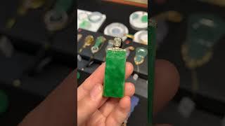 翡翠吊墜丨可以傳家的翡翠平安無事牌，雋永·平安無事牌！濃到極致的綠，化不開，色隨水動有深有淺。 #翡翠#jade#翡翠吊墜#翡翠掛件 ​​​#翡翠雕刻