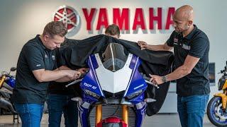 "FINALLY !! 2025 Yamaha YZF-R1 is Here - With New Features More Power And Best Performance"