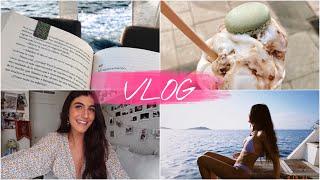 VLOG LITERARIO VERANIEGO | Leyendo por primera vez a betacoqueta, día de playa, barco, libros y más!