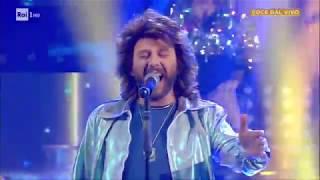 Barry Gibb dei Bee Gees - Fabio Cacace canta 'Stayin' alive' - Tali e Quali 22/11/2019