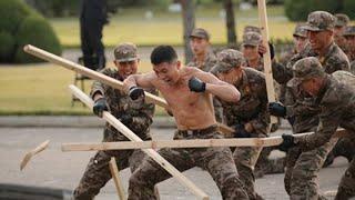 북한군 특수부대 차력쇼!  맨몸으로 철근 구부리기 등  북한군의 살벌한 무술시범 영상