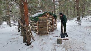 A Cozy Forest House Shelters From A Snowstorm, Made A New Roof, Life In The Forest