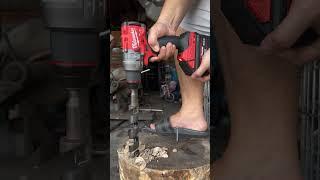 cưa gỗ khoan gỗ cứng nặng quá